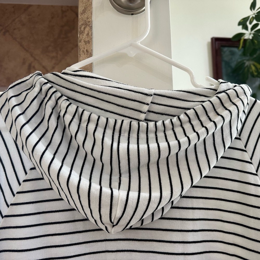Pink Clover Striped Elbow Length Short-Sleeve Hoodie Shirt White & Black Size XL - Picture 5 of 6